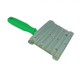 Étrille pour chevaux en métal avec dentelure fine