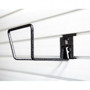 Crochet pour boyau d'arrosage sur panneau de garage slatwall